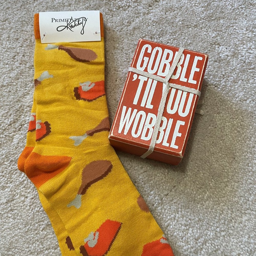 NEW-Gobble Til you Wobble small decor w/ matching socks